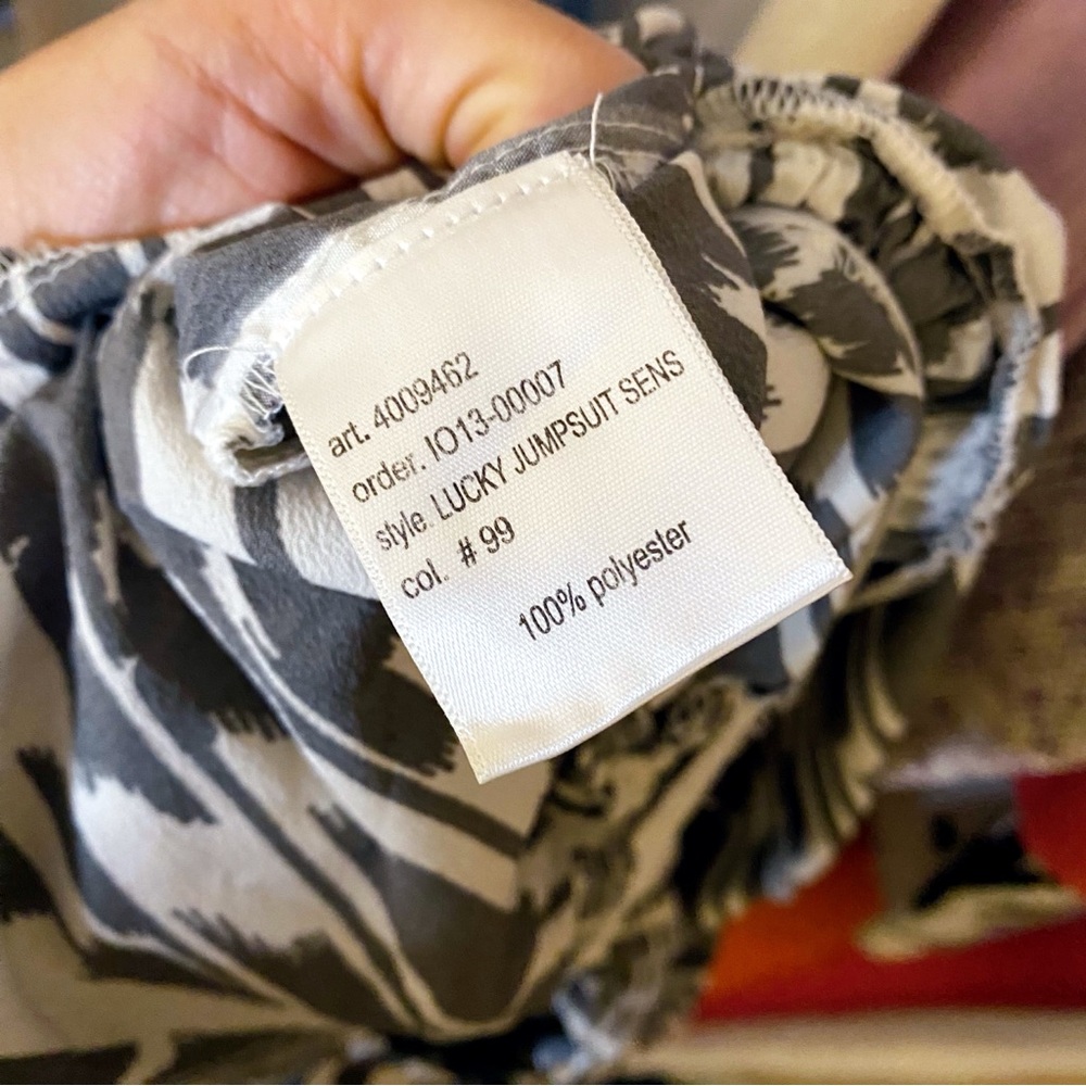 ๐ SENSATION GREY WHITE CASUAL ROMPER! - Picture 12 of 12